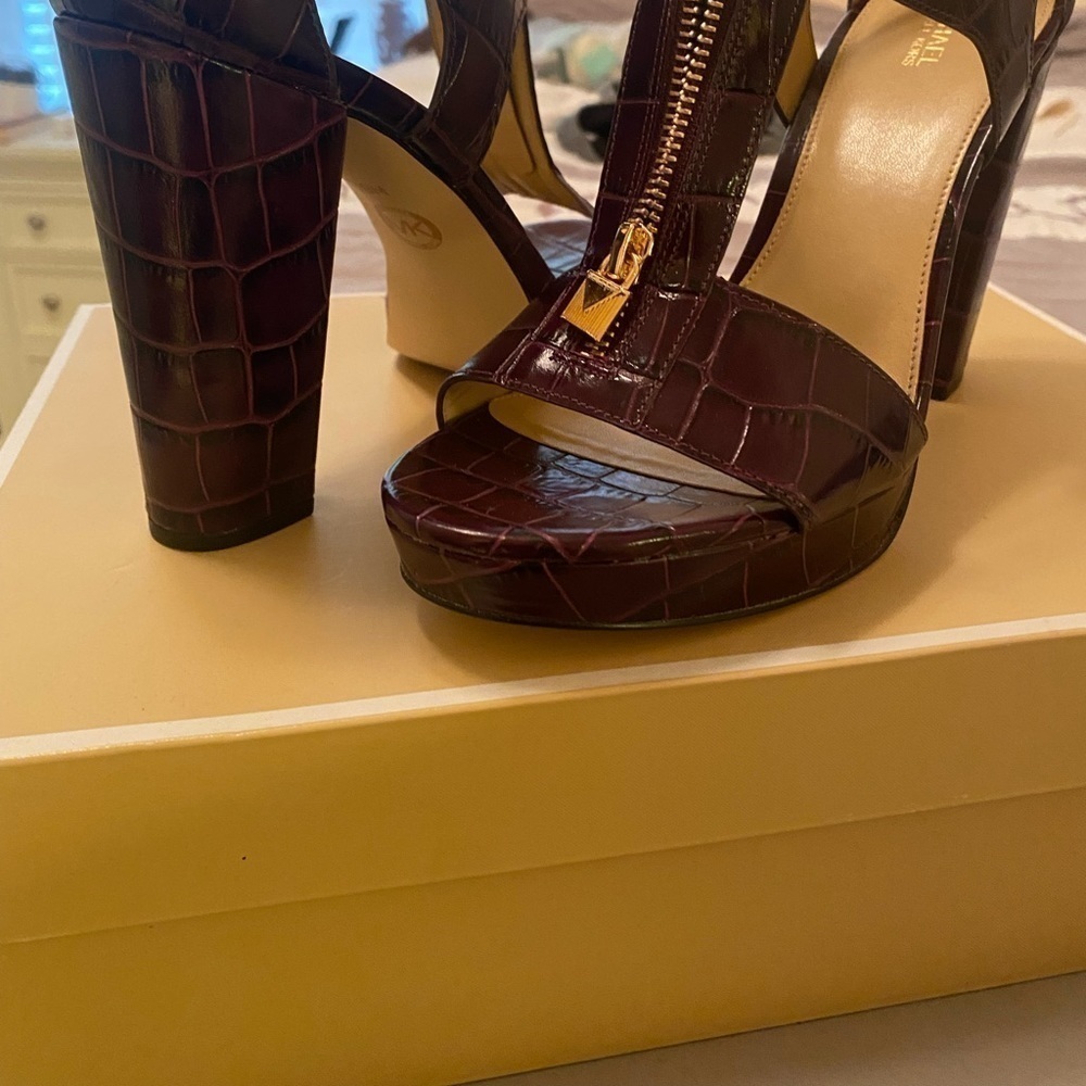 Zip front platform shoes. Deep red.